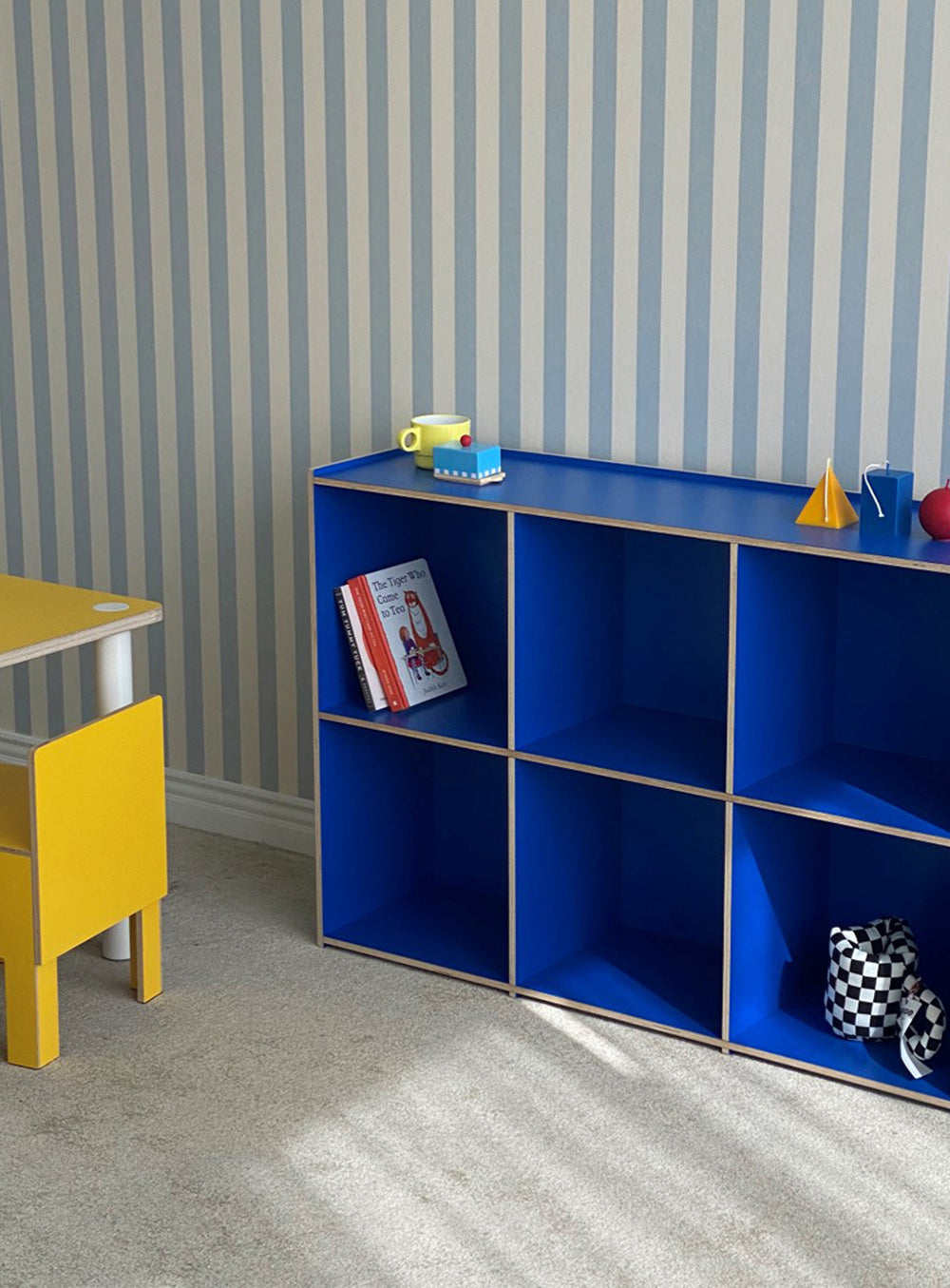 BOOK SHELVES 3X2