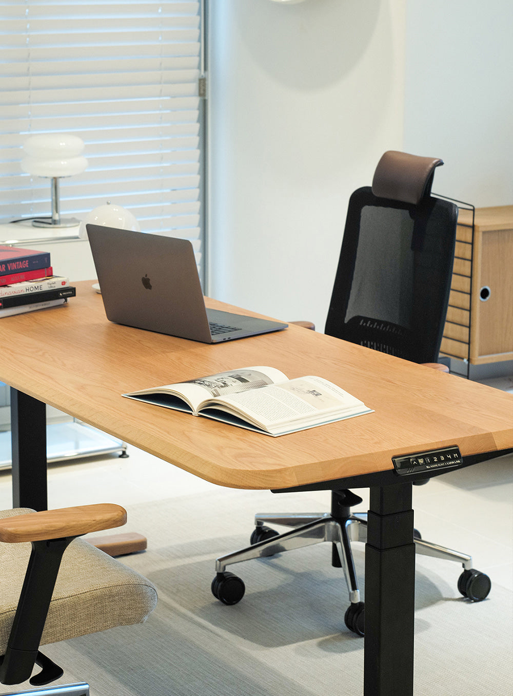 802 MOTION DESK SHARE