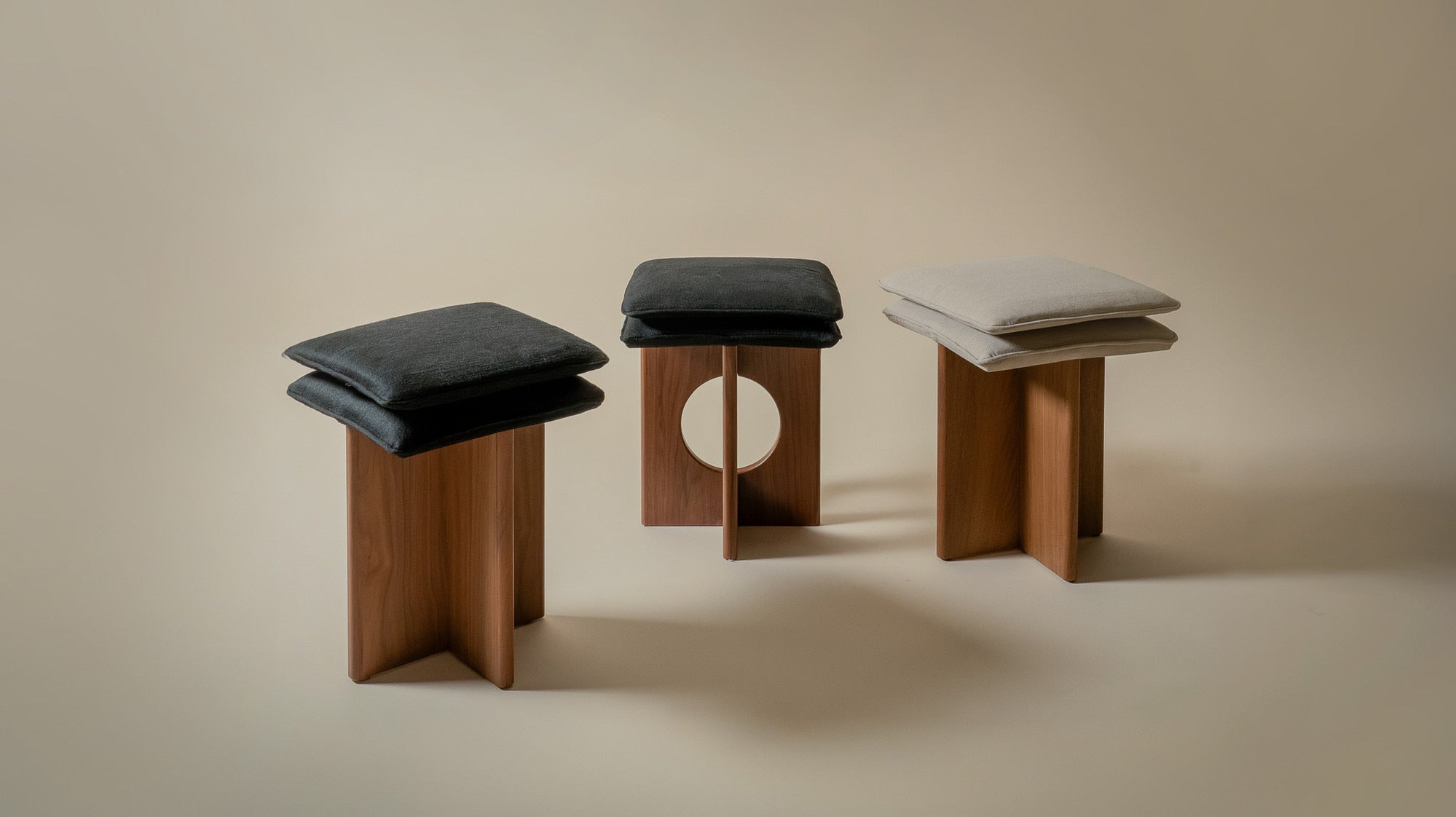 Cushion Stool (Circle Base)