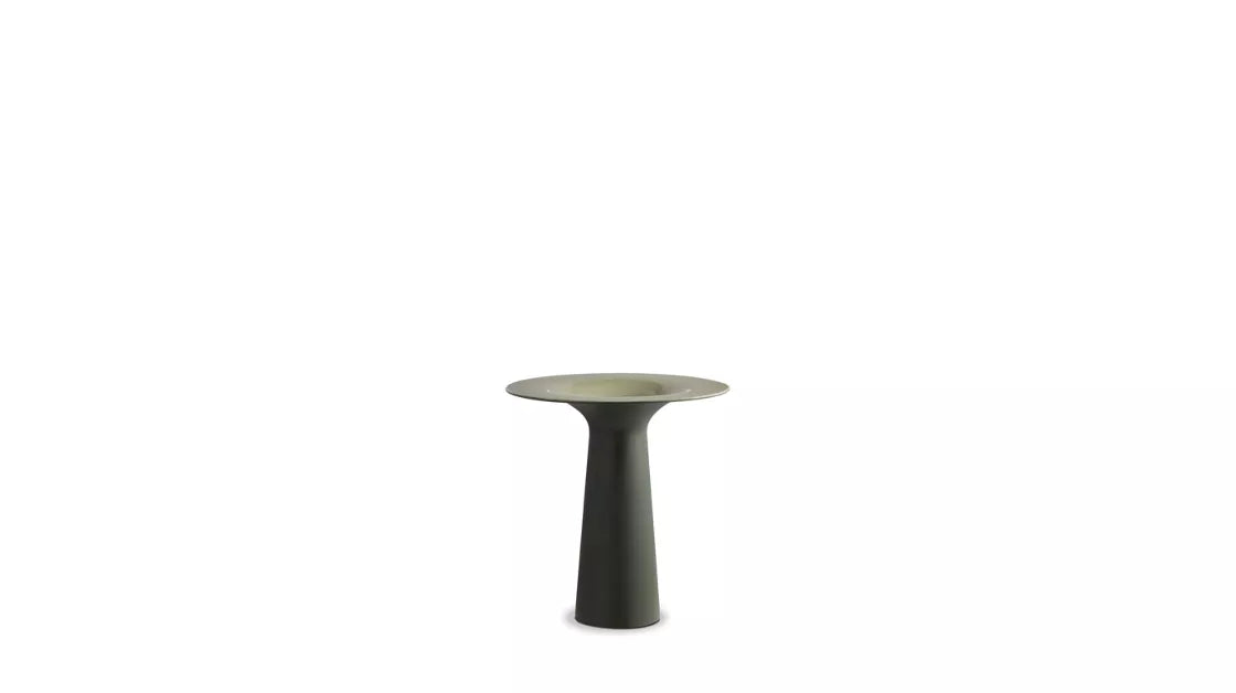 chet | vase