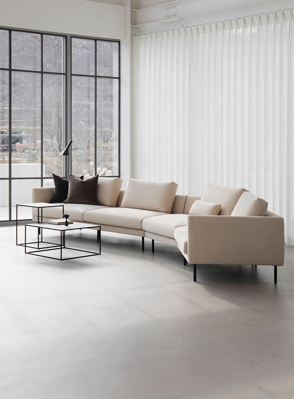 LINEAR SOFA GRANDE