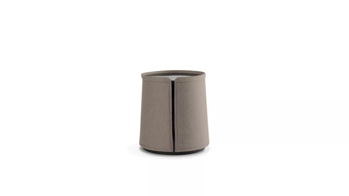 corum | pedestal table