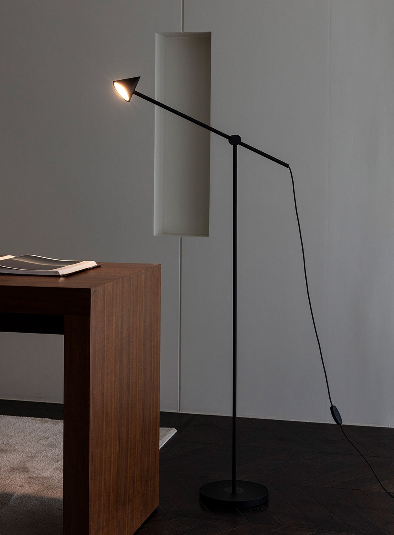 Pin Floor Lamp