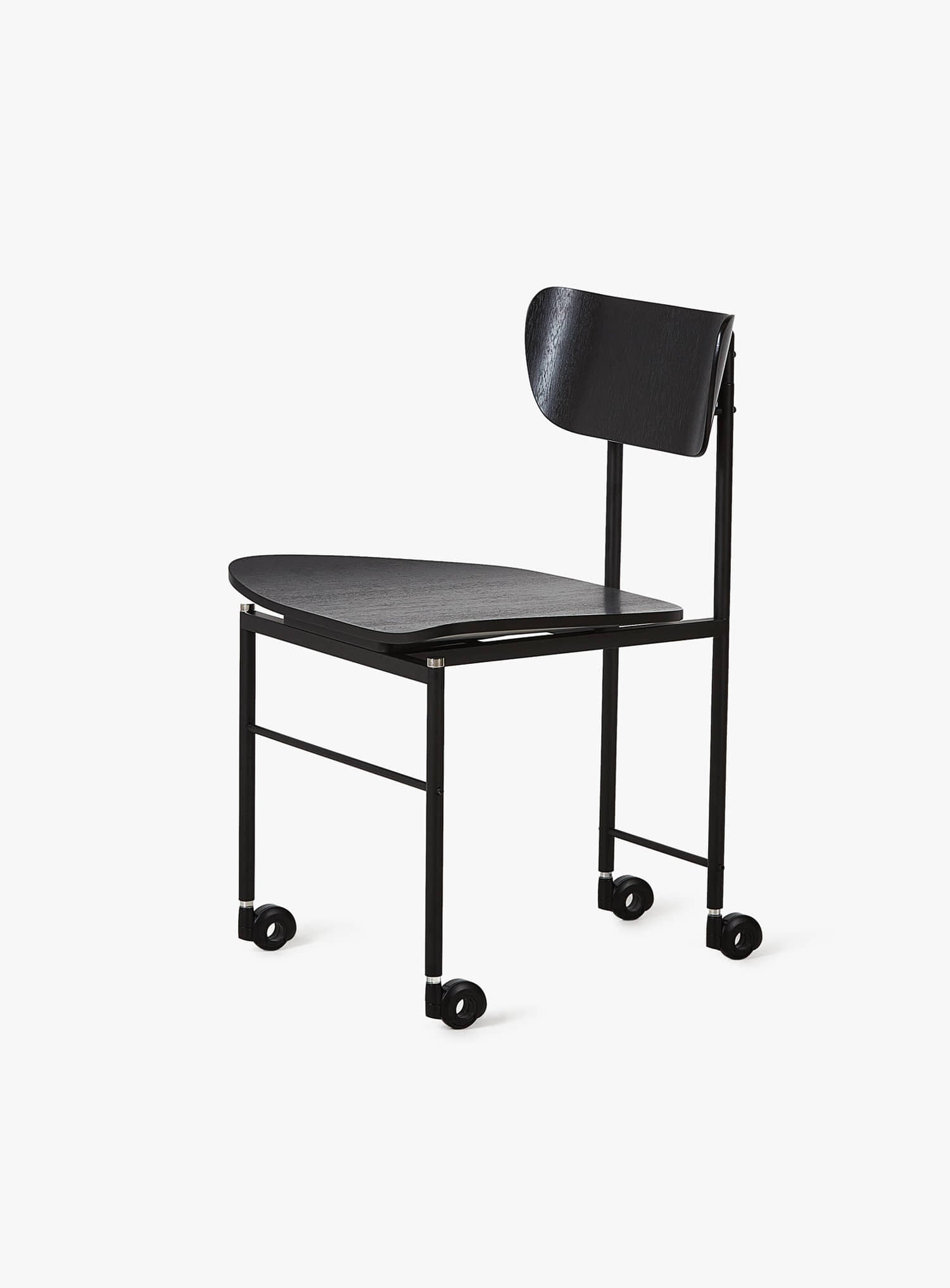 25Pi Chair in the black
