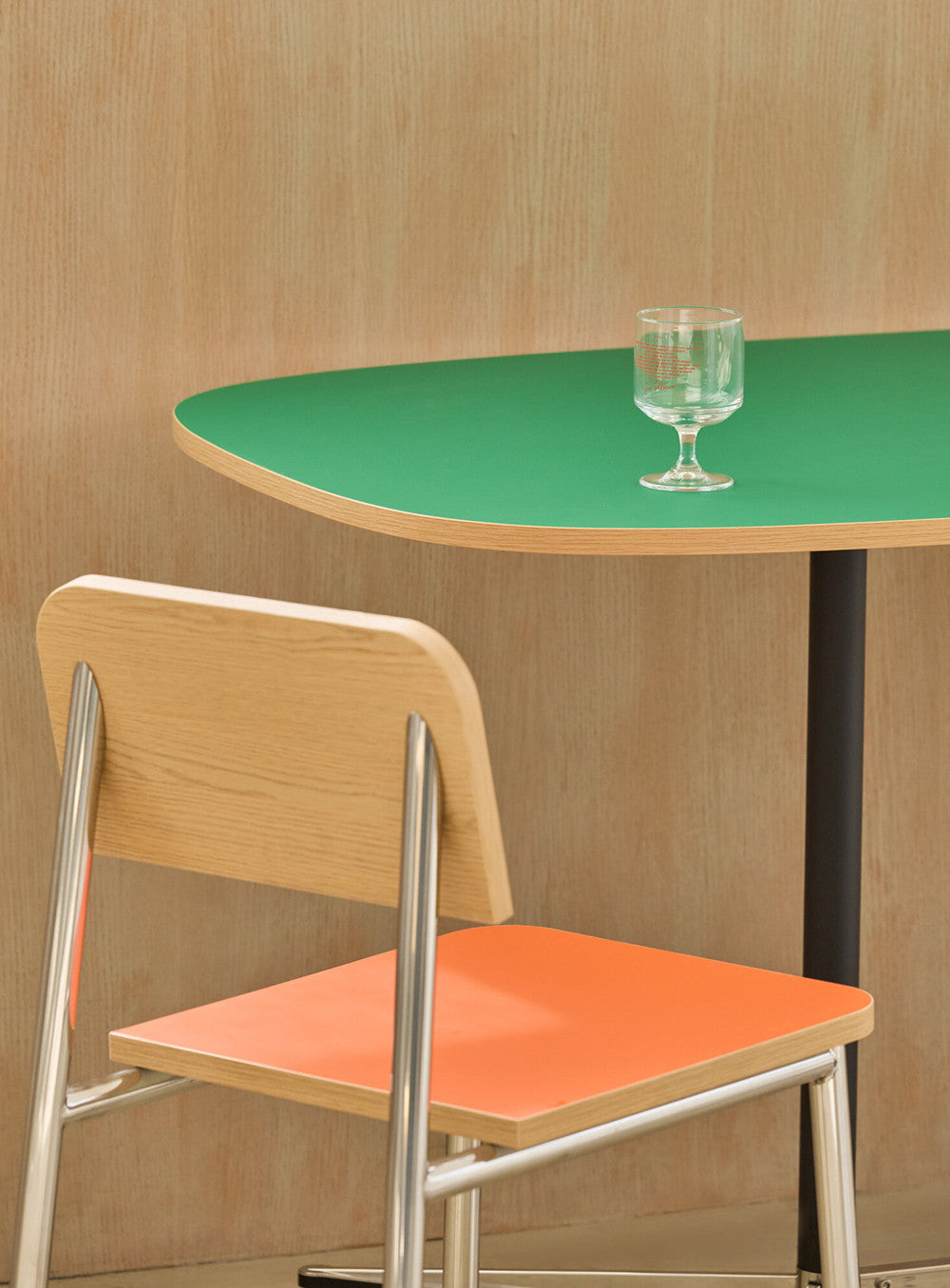 TRATTORIA Table
