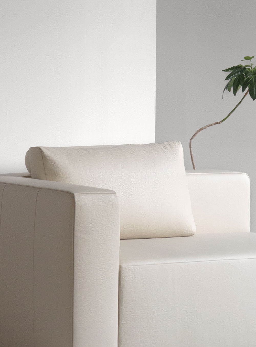 SNOOZE CUSHION / LEATHER