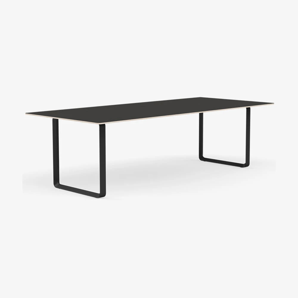 70/70 Table 255 - view 1