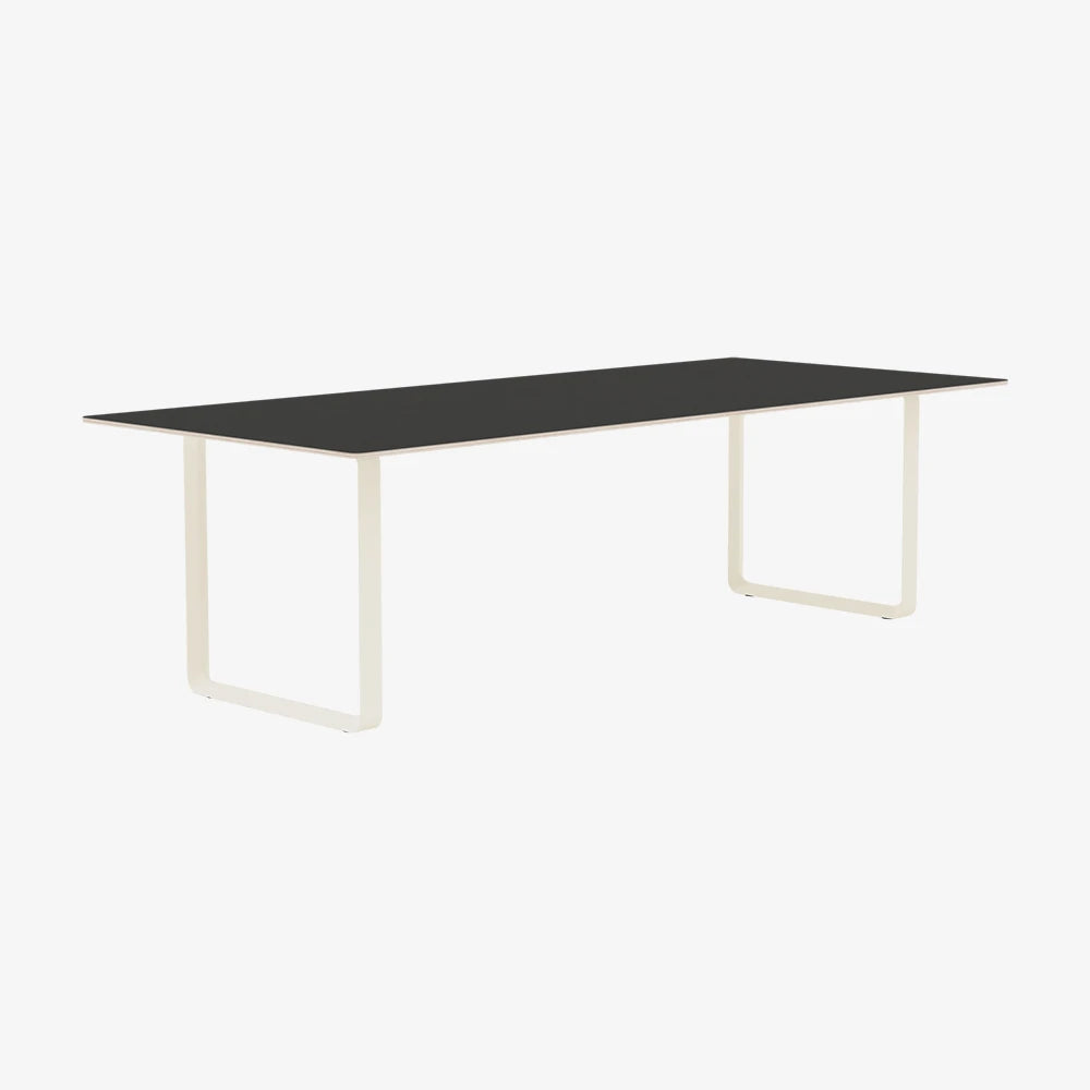 70/70 Table 255 - view 1