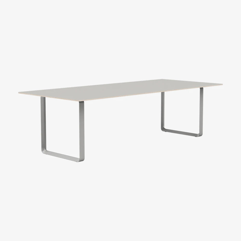 70/70 Table 255 - view 1