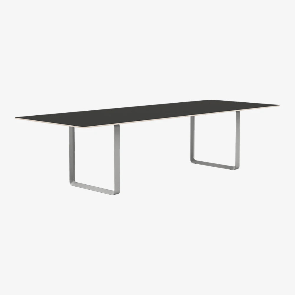 70/70 Table 295 - view 1