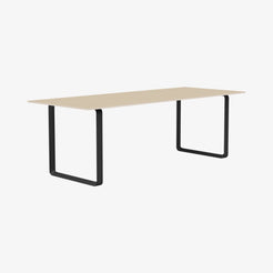 70/70 Table 225 - view 1
