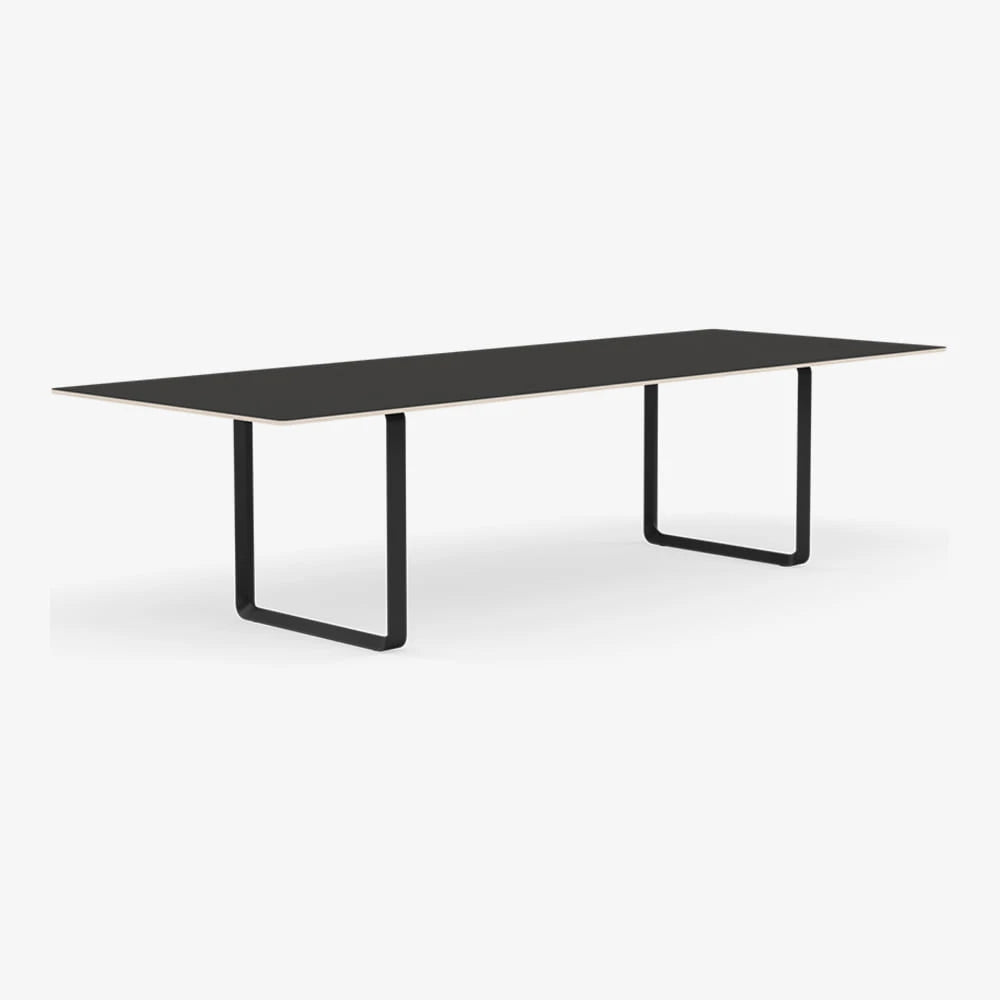 70/70 Table 295 - view 1
