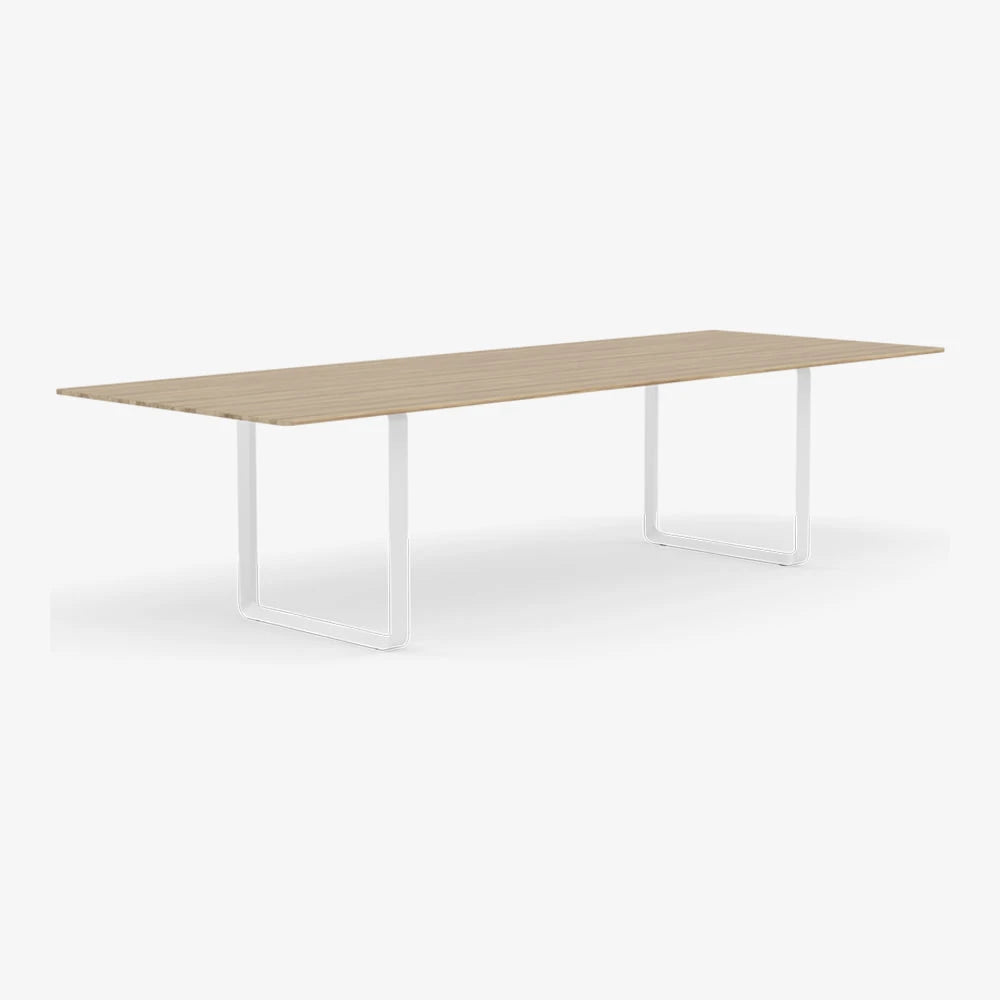 70/70 Table 255 - view 1