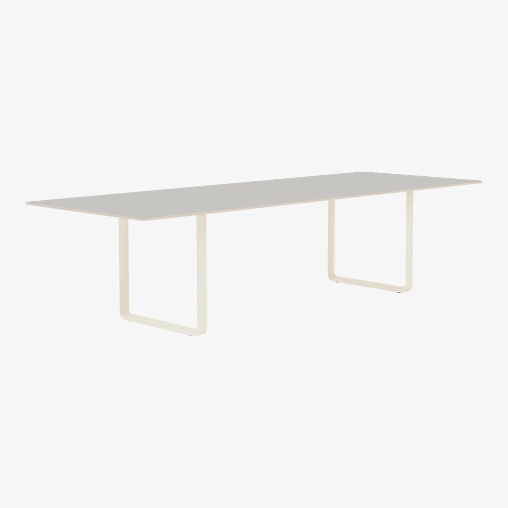 70/70 Table 295 - view 1
