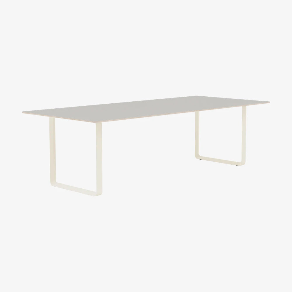 70/70 Table 255 - view 1