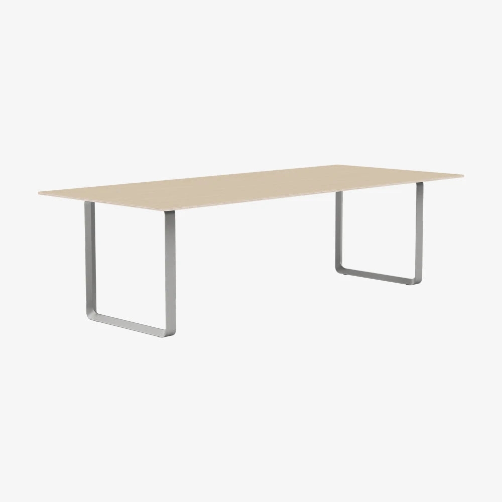 70/70 Table 255 - view 1