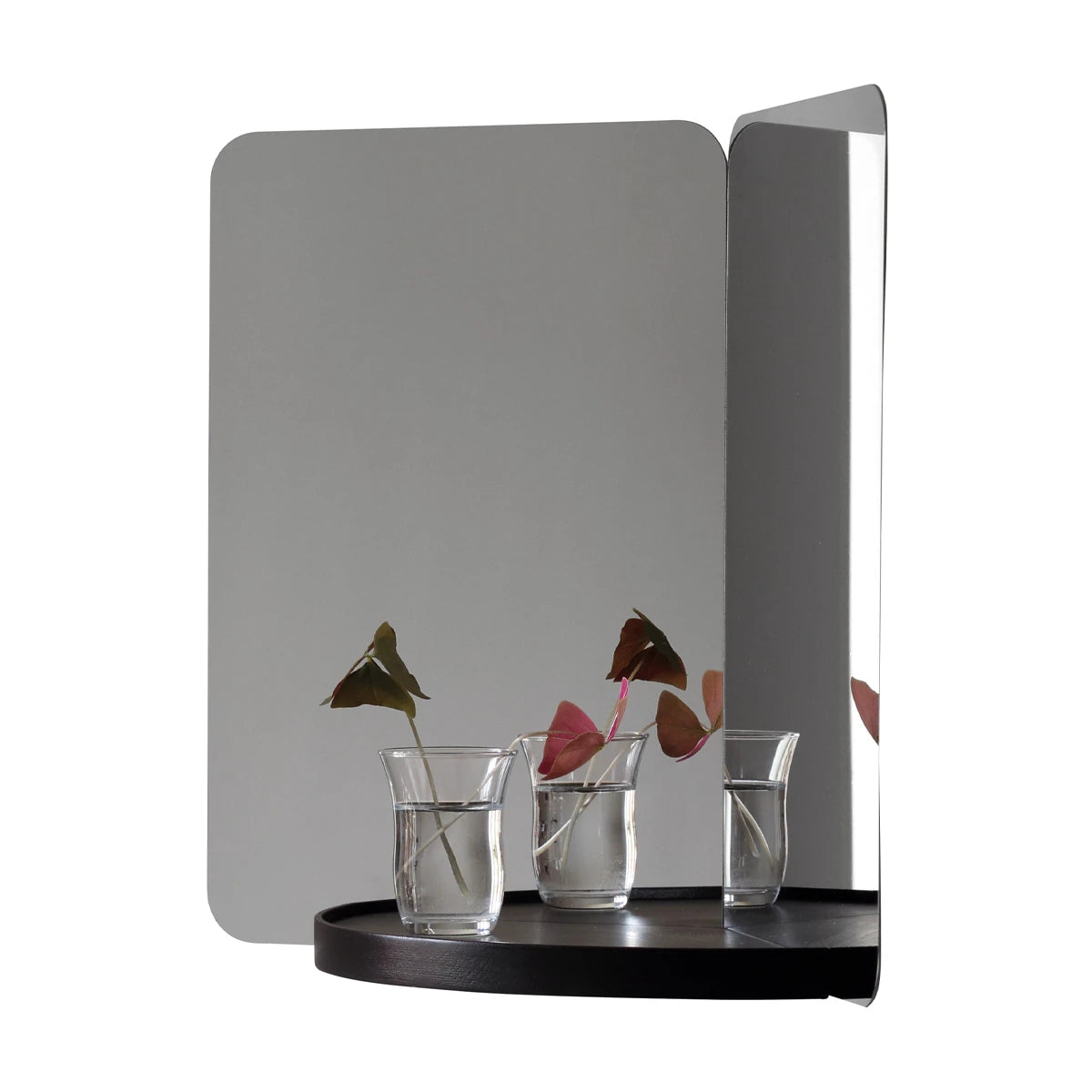124° Mirror Medium Black Ash Tray - view 1