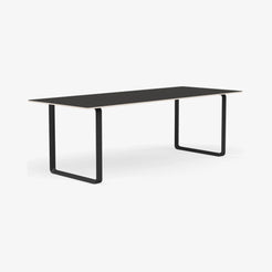 70/70 Table 225 - view 1