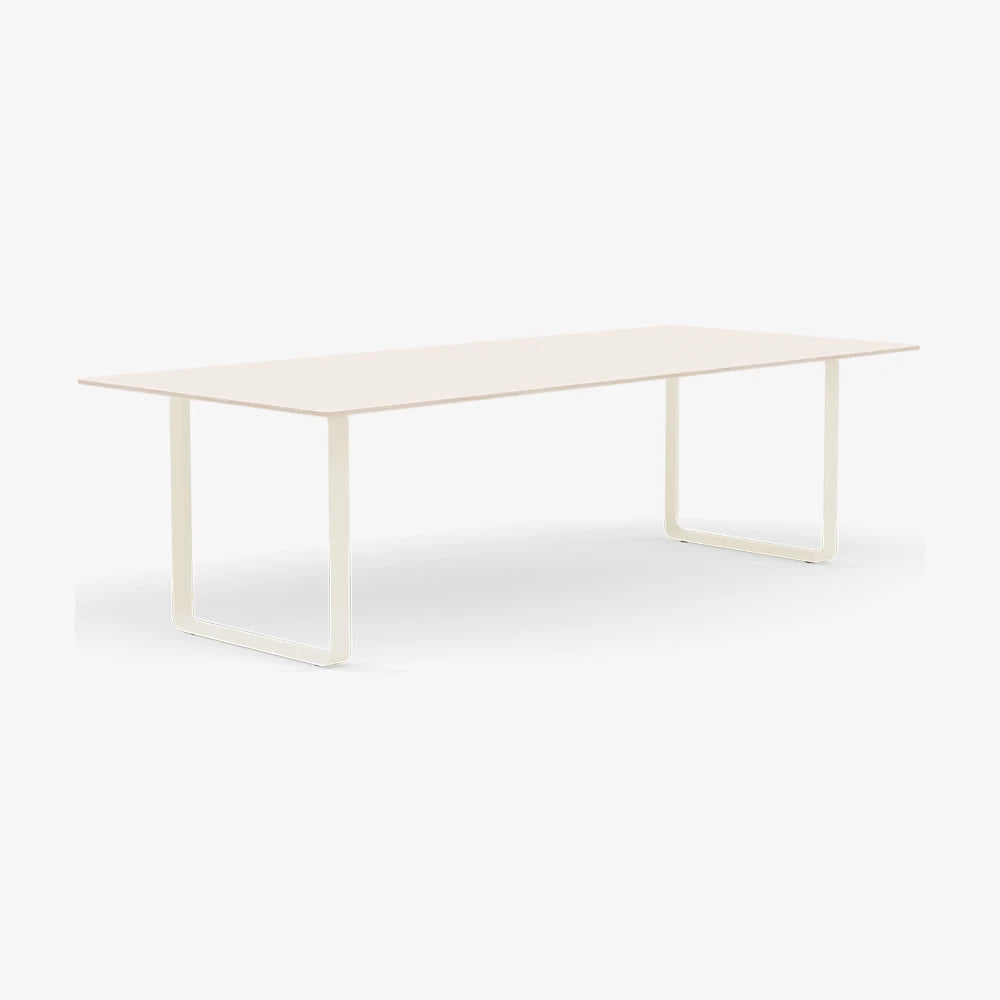 70/70 Table 255 - view 1
