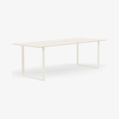 70/70 Table 225 - view 1