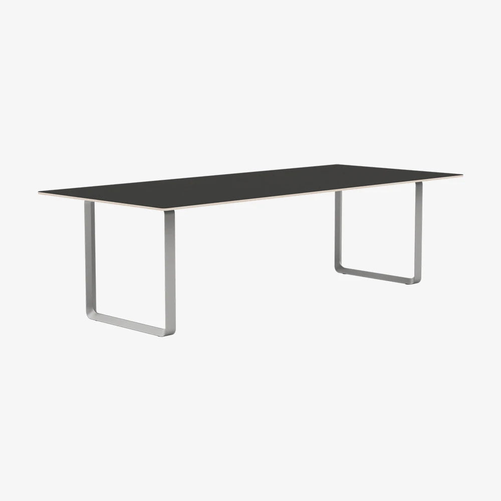 70/70 Table 255 - view 1