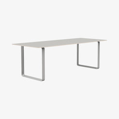 70/70 Table 225 - view 1