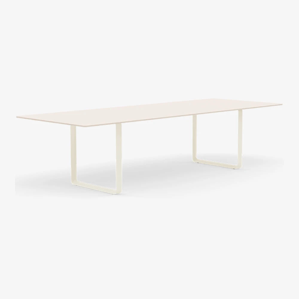 70/70 Table 295 - view 1