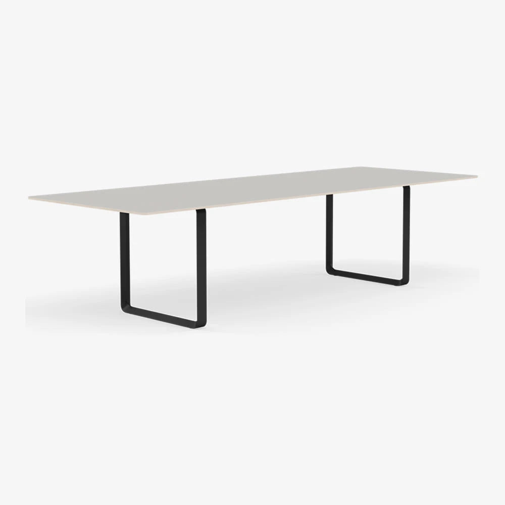 70/70 Table 295 - view 1