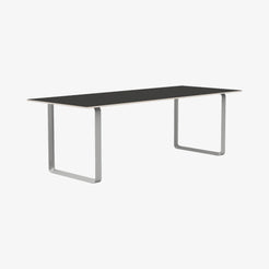 70/70 Table 225 - view 1