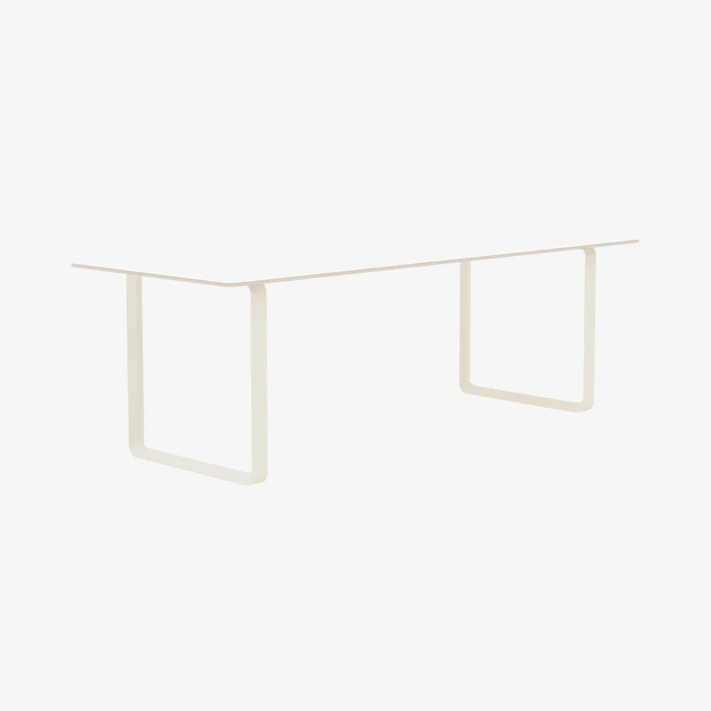 70/70 Table 225 - view 1