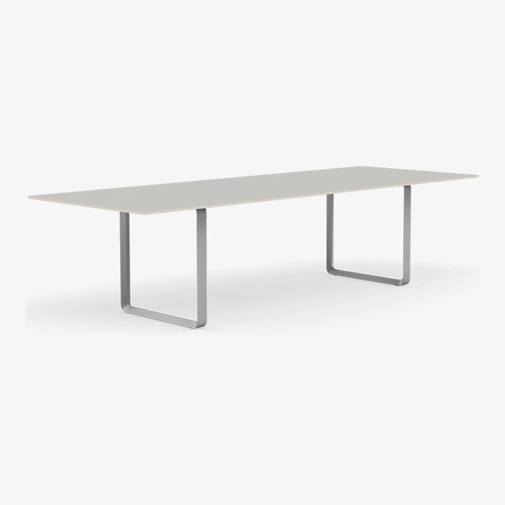 70/70 Table 295 - view 1