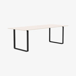 70/70 Table 225 - view 1