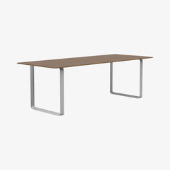 70/70 Table 225 - view 1