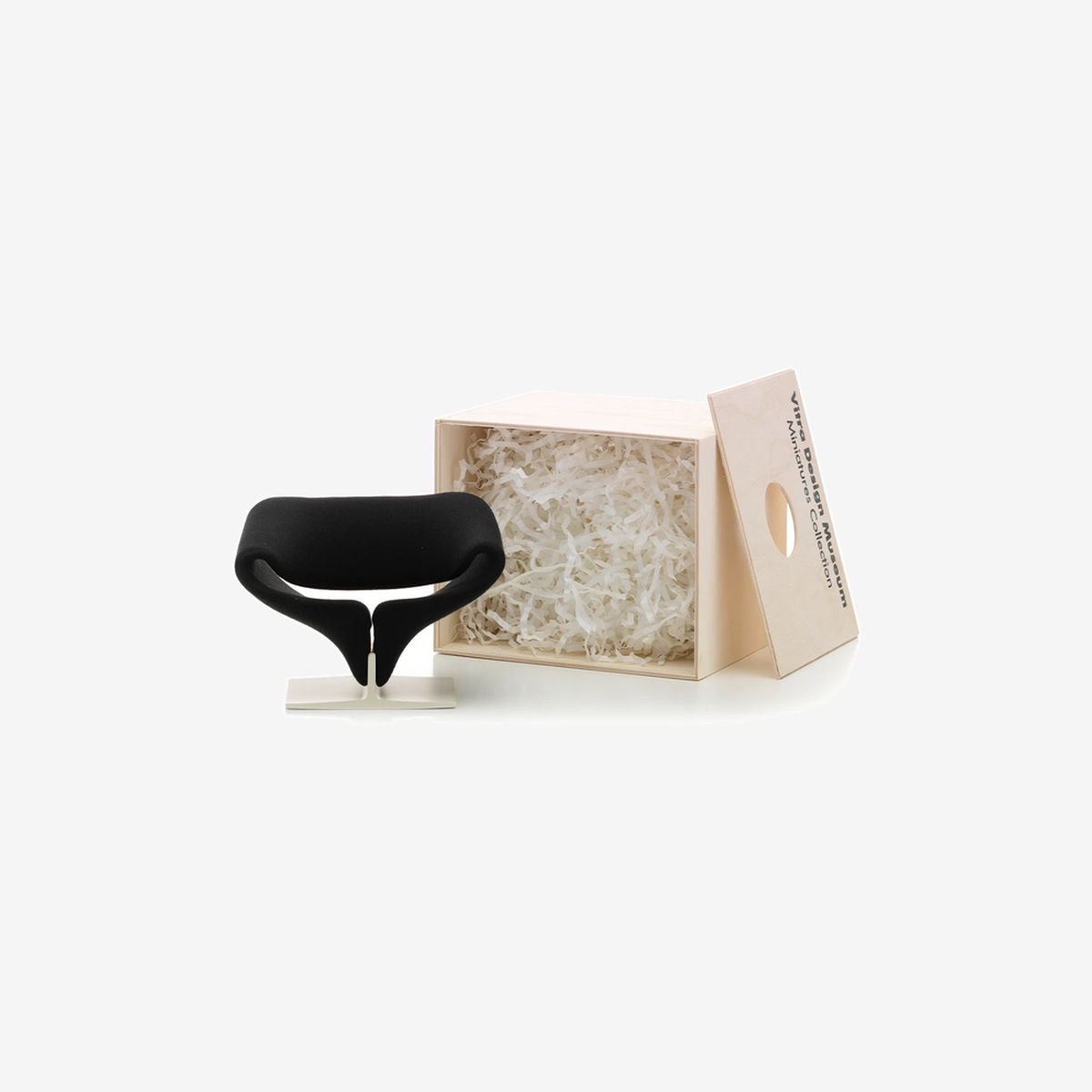 Miniature Collection Ribbon Chair